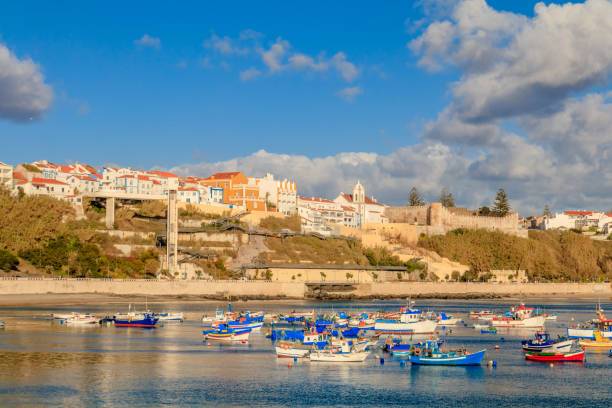 Sines View of the City of Sines and Vasco da Gama Beach, Alentejo, Portugal Best Beach Destinations to Visit This Summer stock pictures, royalty-free photos & images